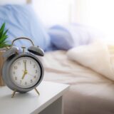 週末の生活リズムの乱れが薄毛の原因に？